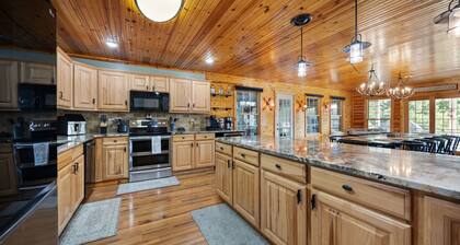 Captain's Lodge+ Nolin Lake + Mammoth Cave+ Arcade + Hot Tub, Table Tennis + Foosball+ Pizza Oven
