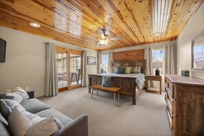 Takka, DVD-soitin, pöytäjalkapallopöytä, pöytätennispöytä