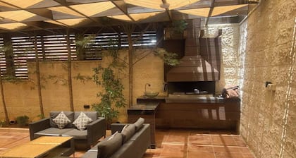 nakheel vip
Charming 3-bedroom apartment with WiFi, AC in welcoming عمّان