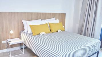 1 habitación, tabla de planchar con plancha, wifi y ropa de cama