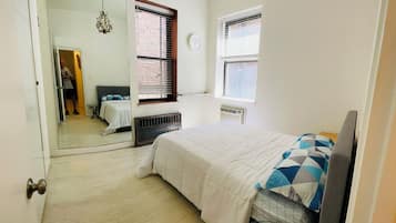 2 bedrooms, travel cot, WiFi, bed sheets
