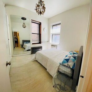 2 slaapkamers, reisbedje, wifi, beddengoed
