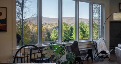 Spacious 6-bedroom house centrally located to Stowe, Smuggler's Notch & Jay Peak