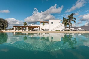 A heated pool - Villa in Ostuni with 6 bedrooms sleeps 12 (Ostuni)