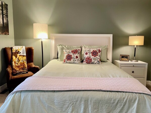 2 bedrooms, iron/ironing board, WiFi, bed sheets