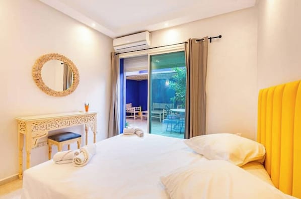 1 bedroom, desk, iron/ironing board, WiFi