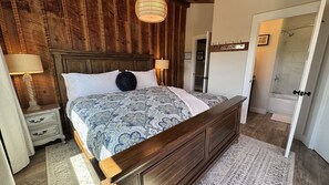 Room - Rare 12-Guest Cabins w/ Hot Tubs, Fire Pits & Pets (Mariposa)