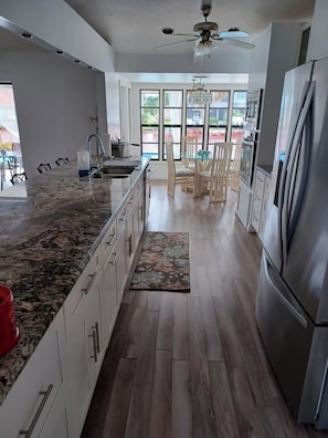 Microwave, stovetop, dishwasher -  SALE June 12-19  for 109 night!  Boat docking at house. Htd Pool fishing kayaks (Cape Coral)