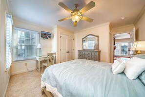 4 bedrooms, iron/ironing board, free WiFi, bed sheets