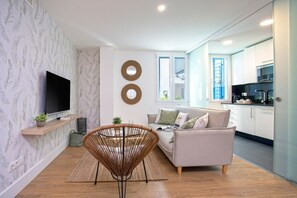 Smart TV - Characteristic flat next to the Picasso Museum. San Agustin IX (Malaga)