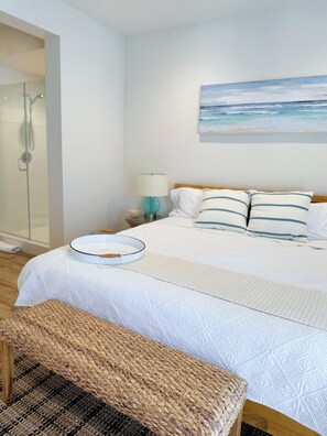 4 bedrooms, iron/ironing board, travel cot, free WiFi - 4BR Beach Condo I Heat & AC I Private Balconies I 2-car garage in the Village (Carlsbad)