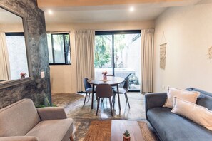 Rom – executive | Oppholdsområde | LED-TV