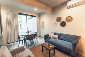 Rom – executive | Oppholdsområde | LED-TV