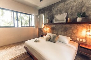 Safe på rommet, skrivebord for bærbar PC, wi-fi (inkludert) og sengetøy