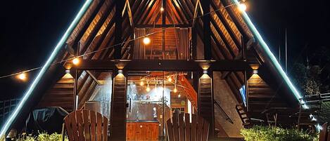 디럭스 캐빈, 분사식 욕조, 산 전망 | 테라스/파티오