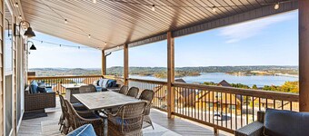 💙 LUXURY 9 BED LAKE HOUSE/PRIVATE INDOOR POOL/HUGE GAME RM/THEATRE RM & SAUNA!