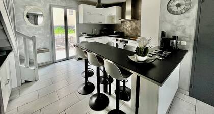 House 2 bedrooms / sleeps 6