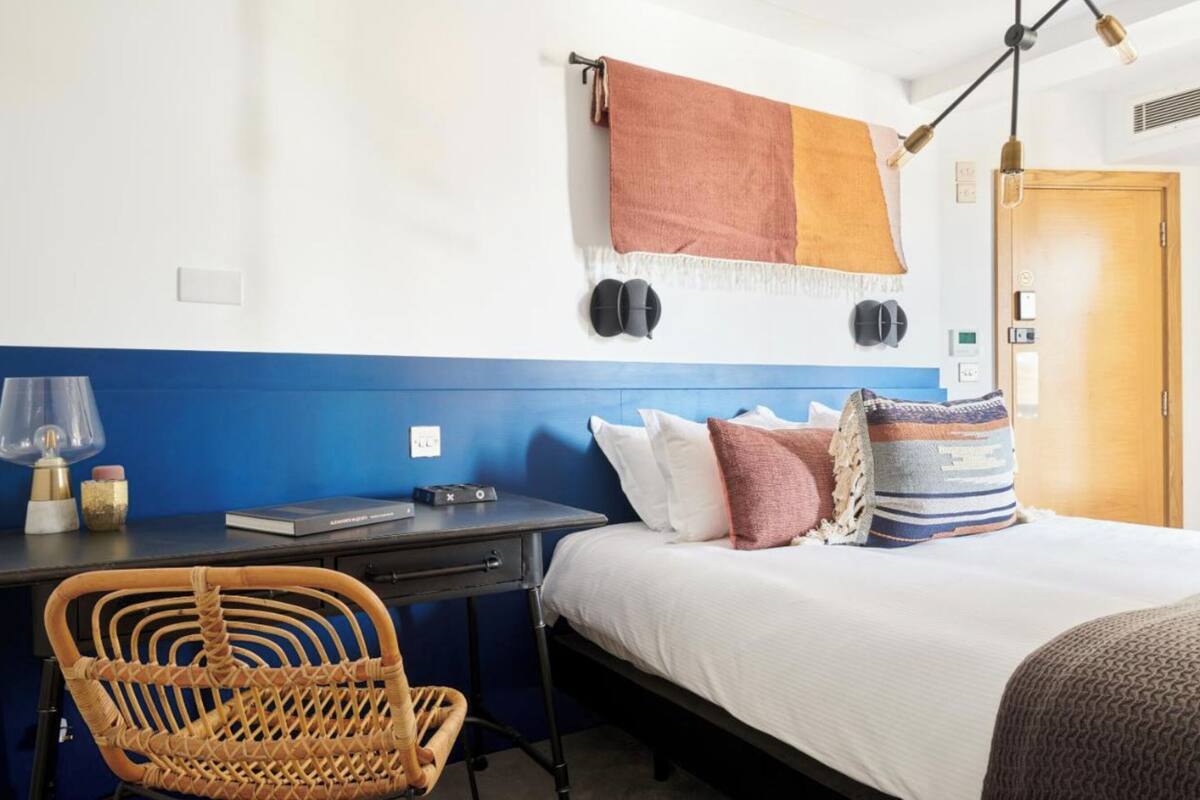 Deluxe Double Room | In-room safe, laptop workspace, iron/ironing board (on request)