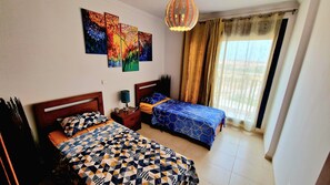 4 bedrooms, iron/ironing board, WiFi, bed sheets