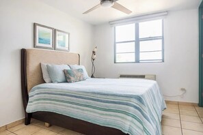 3 chambres, fer et planche à repasser, Wi-Fi, draps fournis