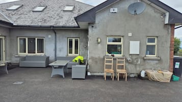 House | Outdoor dining