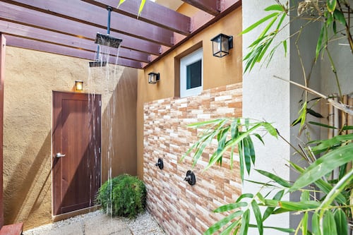 Deluxe Villa, Ocean View | Bathroom