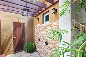 华丽别墅, 海洋景观 | 浴室 | 免费洗浴用品、吹风机、毛巾、肥皂