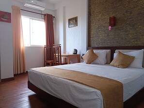 Comfort Double Room, 1 King Bed, Sea View, Beachside | Room amenity - La Cozy Hotel & Restaurant (Negombo)