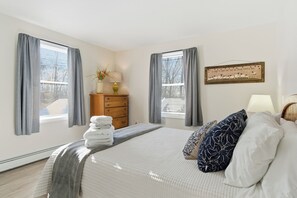 3 Schlafzimmer, Schreibtisch, Bügeleisen/Bügelbrett, kostenloses WLAN