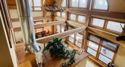 Waters Edge Retreat with new hot tub