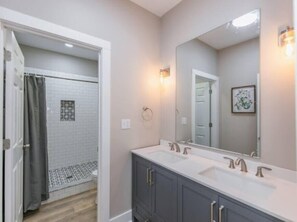 Hair dryer - The Enclave at Cumberland (Albany)