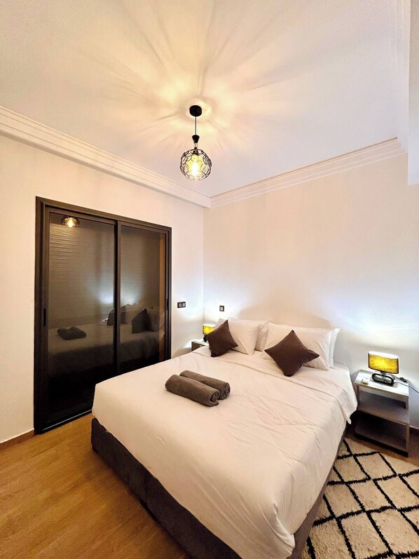 2 bedrooms, iron/ironing board, WiFi, bed sheets