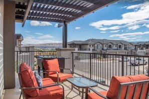 Terrace/patio - Zion's Premier Getaway for the entire family! (Hurricane)