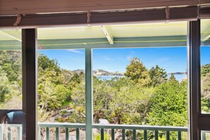 Interior - Opahi TreeHouse - Mahurangi West Holiday Home (Warkworth)
