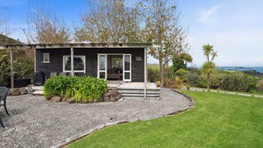 Terrace/patio - Tawharanui Cabin - Rural Cabin Studio (Warkworth)