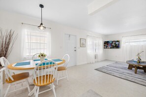 Deluxe-Apartment | Esszimmer