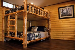 5 habitaciones, tabla de planchar con plancha y wifi gratis 