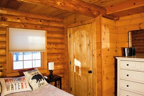 5 bedrooms, iron/ironing board, free WiFi, bed sheets