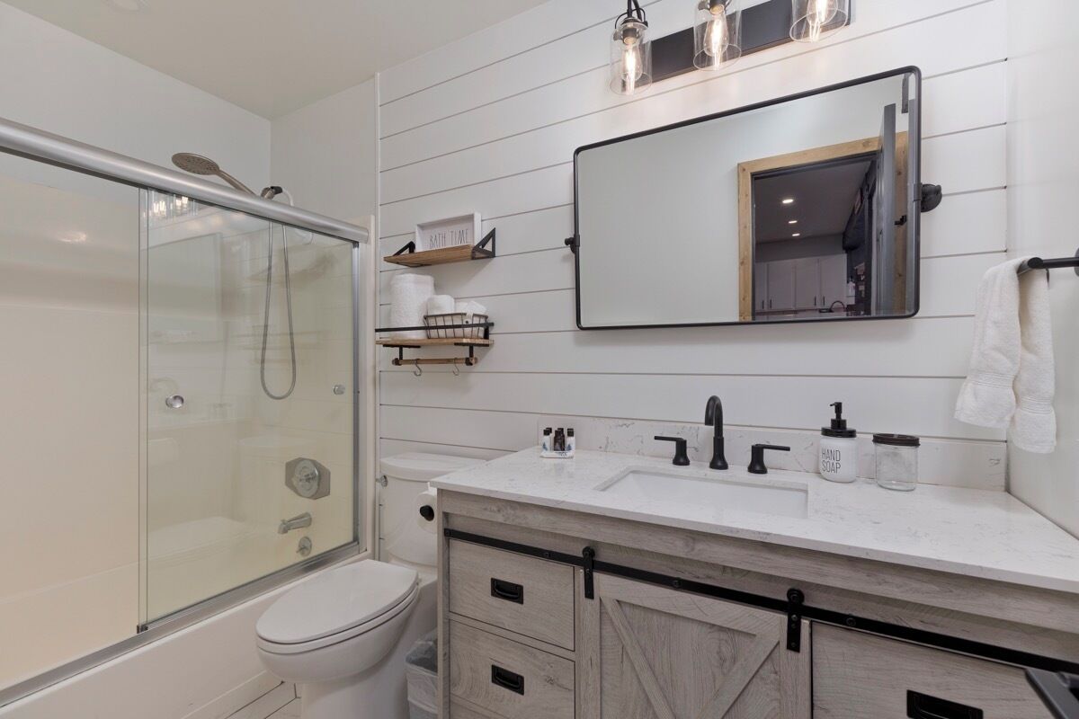 Hårtork och handdukar