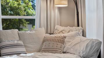 3 bedrooms, desk, iron/ironing board, free WiFi