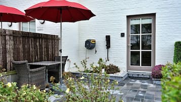 Deluxe Double Room, Patio, Garden View | Terrace/patio