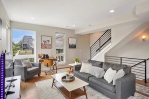 TV connectée, jeux vidéo, livres, écrans d'ordinateur