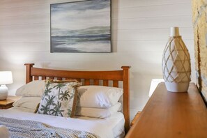 4 bedrooms, WiFi, bed sheets