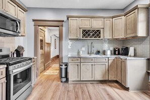 Fridge, microwave, oven, coffee/tea maker