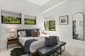 6 bedrooms, WiFi, bed sheets