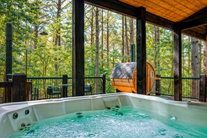 مغطس سبا خارجي