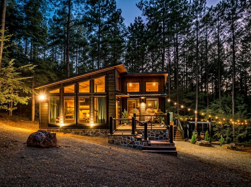 Luxe Spa Cabin: Sauna/Hot tub/Cold Plunge, EV