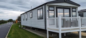 Bude Coastal Retreat - 3 Bedroom Holiday Home