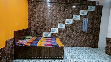 Flat for 20 Persons | 2 bedrooms, free WiFi