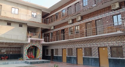 SHRI KRISHNA SHRYAASHRYA ASHRAM